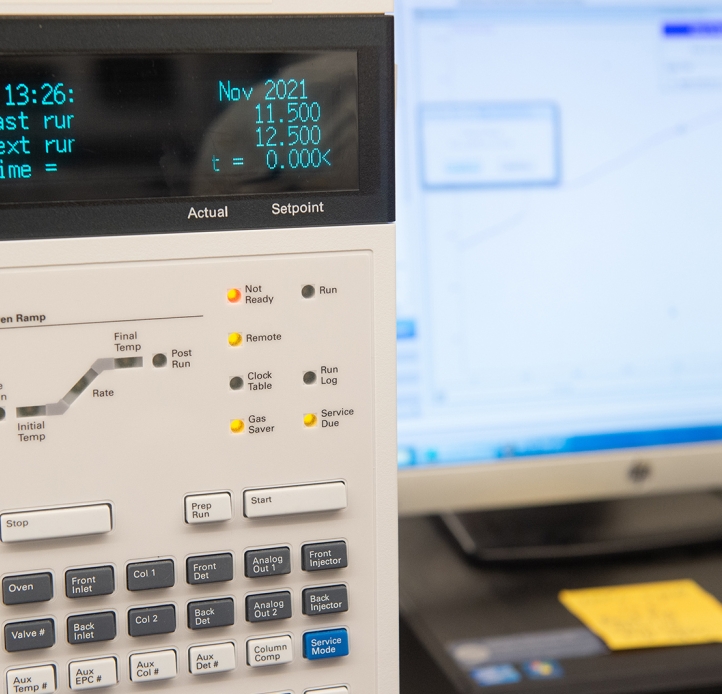 Instrument with computer screen